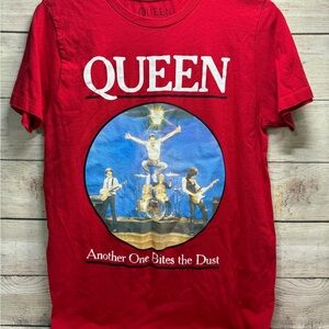 Queen Red Graphic Band Tee Men’s Sz Medium Another One Bites the Dust
